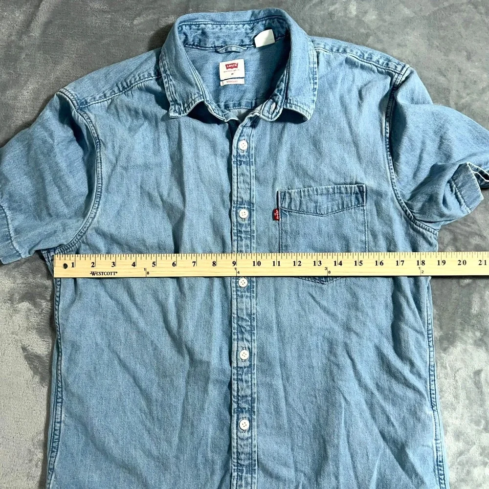Levis Short Sleeve Classic Denim Look Shirt Mens Medium Blue Pocket Button Up